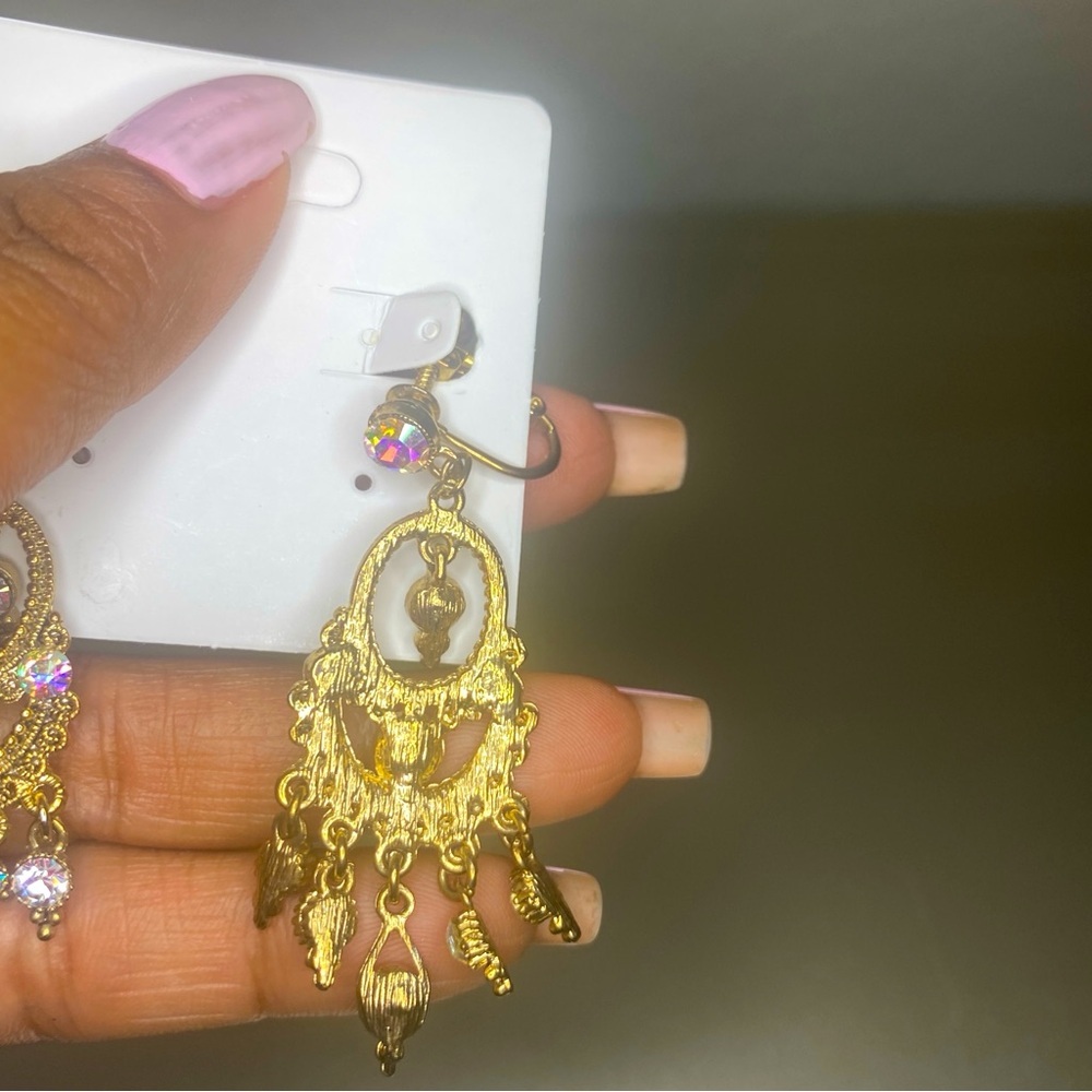 Rare & Vintage Screw-Back Iridescent Crystal Chandelier Dangle Earrings - Picture 5 of 8